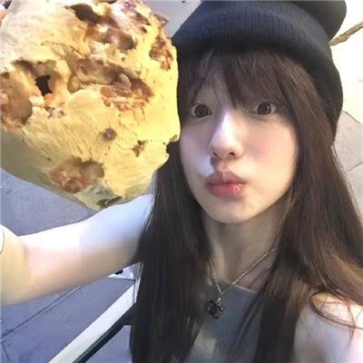蒙面纱的男子